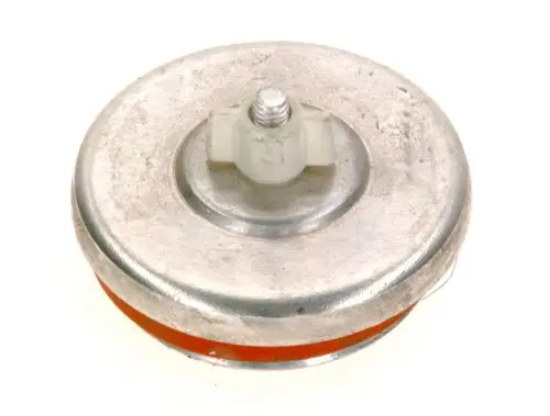 Bosch Dichtkappe mit runder, metallischer Oberfläche und einem zentralen Befestigungsstift. Rot gefärbter Gummiabschnitt am Rand.
